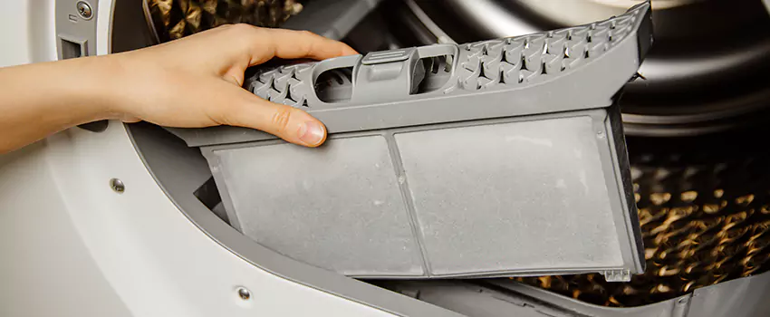 Signs Of A Clogged Dryer Lint Trap in Garden City, New York